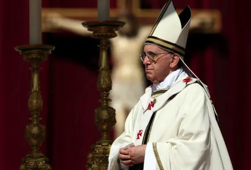 Papa Francisco: Dios nos da el valor para caminar contra corriente