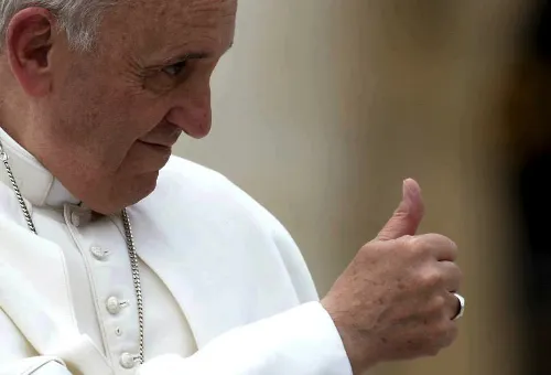 Urge la ecología humana porque la persona está en peligro, dice el Papa