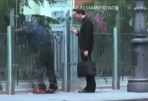 VIDEO: Sacerdote español salva vida de un hombre ante inminente suicidio