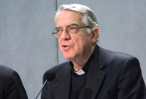 Padre Lombardi: "Benedicto XVI no sufre una grave enfermedad"