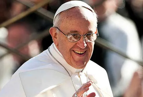Seguir a Jesús en Semana Santa saliendo de uno mismo al encuentro de otros, exhorta el Papa
