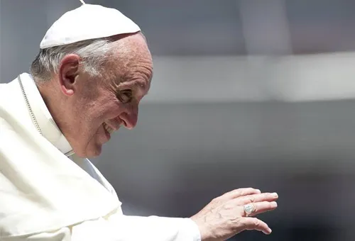 ¿Somos piedras vivas o piedras cansadas, aburridas e indiferentes?, cuestiona el Papa