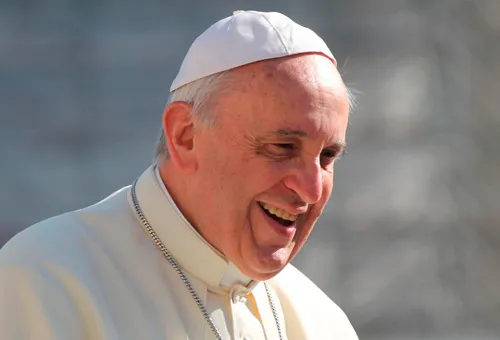 Donde una minoría es perseguida por su fe o raza toda la sociedad peligra, alerta el Papa