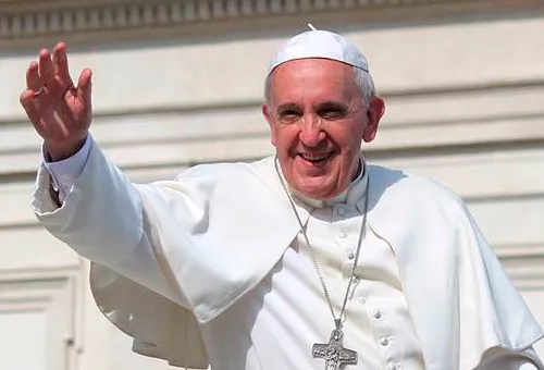 La Misa es tiempo de Dios en el que no debemos mirar el reloj, dice el Papa Francisco