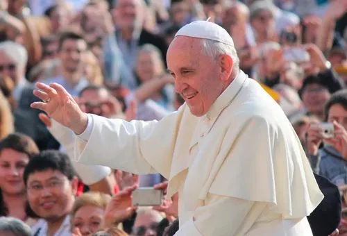 Papa Francisco a familias: Recen conmigo para afrontar los retos con la luz y la fuerza del Evangelio