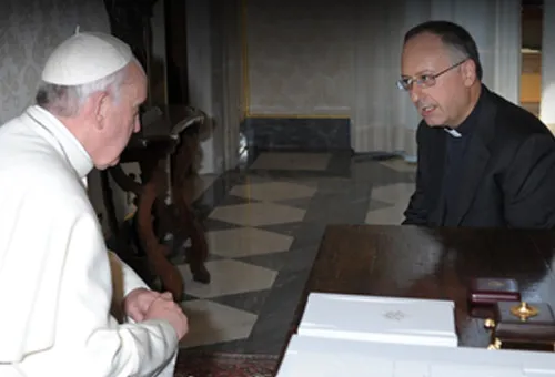 El Papa Francisco y el P. Antonio Spadaro. Foto: Razón y Fe