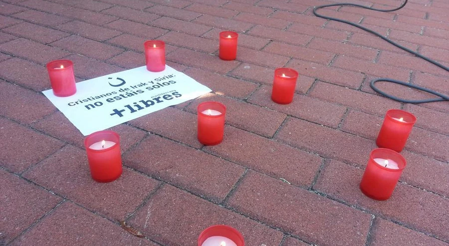 Mensaje durante la concentración de hoy. Foto: HazteOir (CC-BY-NC-ND-2.0) Mensaje durante la concentración de hoy. Foto: HazteOir (CC-BY-NC-ND-2.0)