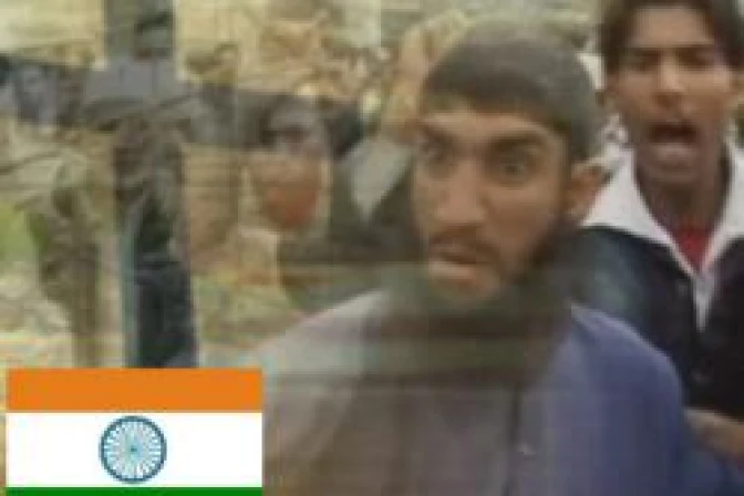 Radicales hindúes atacan universidad jesuita en la India