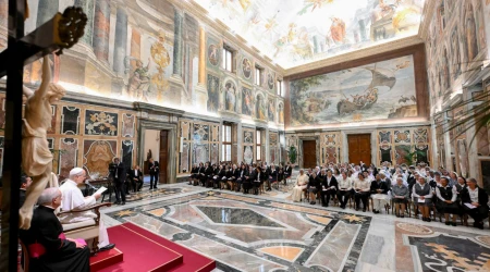 El Papa ha recibido en la sala del consistorio a las religiosas