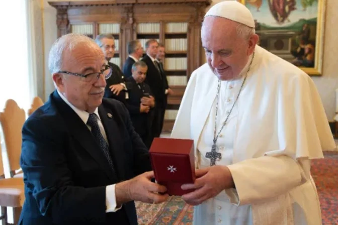 Muere líder de la Orden de Malta tras sufrir enfermedad repentina