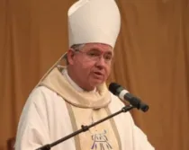 Mons. José Gómez.