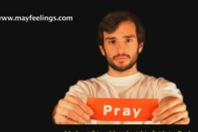 "May Feelings" y su red social para rezar por personas de todo el mundo