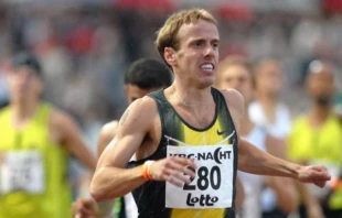 Alan Webb durante una competencia en 2008. Cru00e9dito: Erik van Leeuwen - Wikimedia Commons (CC BY-SA 3.0). 