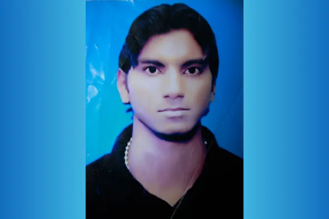 Joven católico enfrentó a terrorista y salvó a los fieles de su parroquia en Pakistán