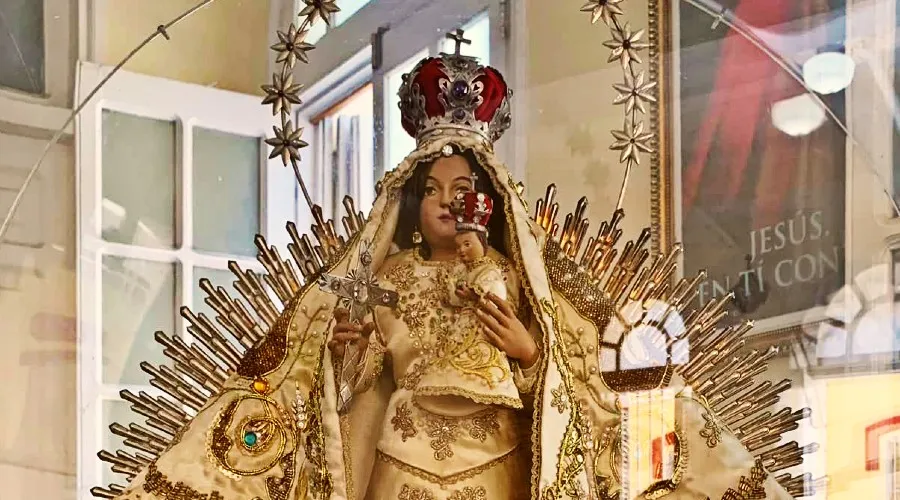 Antigua imagen de la Virgen de la Caridad del Cobre en Cuba. Crédito: Arzobispado de Santiago de Cuba.