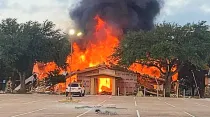 Incendio del 9 de junio de 2022 en la Iglesia Católica Reina del Santo Rosario, en Texas, Estados Unidos. Crédito: Fayette County Sheriff's Office (Oficina del Sheriff del Condado de Fayette).