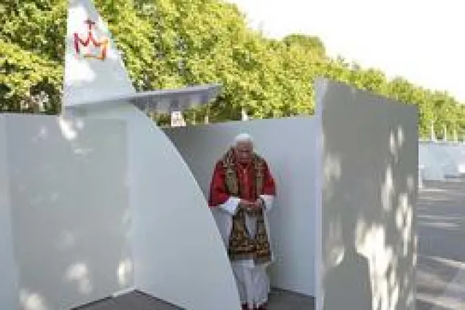 Nueva evangelización también comienza en el confesionario, dice el Papa Benedicto XVI