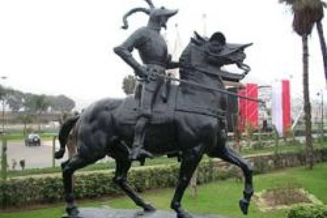 Estudian restos de Francisco Pizarro en la catedral de Lima
