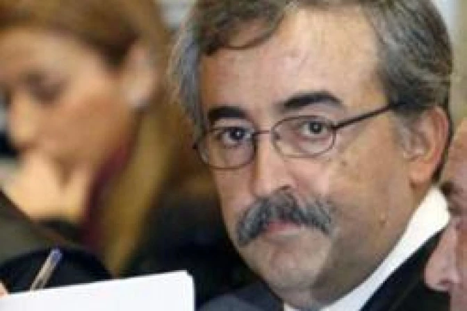 Lanzan libro sobre juez español víctima de "cristofobia"