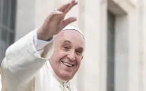 Papa Francisco alegre