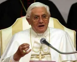 Seamos solidarios con damnificados de terremoto en Italia, pide Benedicto XVI