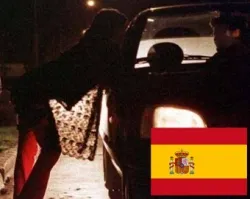 Familias rechazan "academia de prostitución" en España