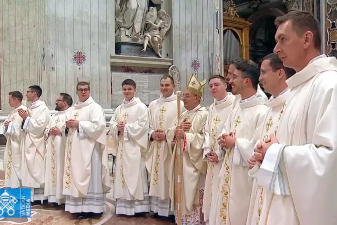Ordenan 11 sacerdotes en Roma, entre ellos dos de Sudamérica 21042024