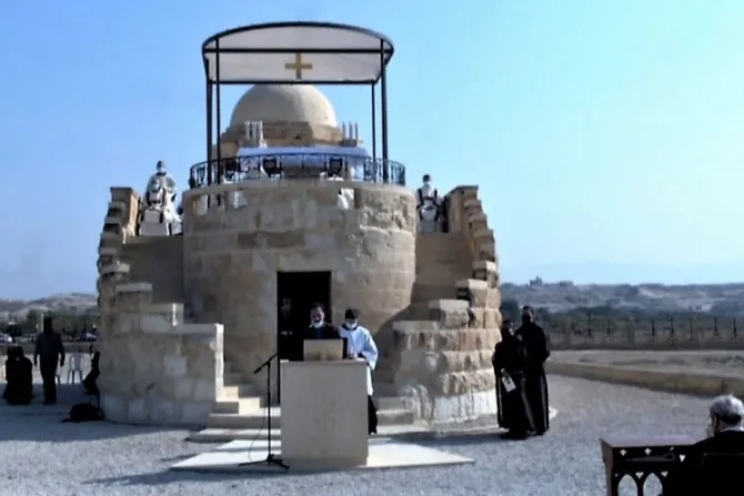 Después de 54 años, celebran primera Misa en el río Jordán donde Jesús fue bautizado [VIDEO]