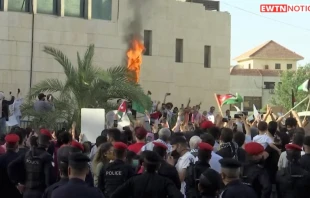 Conflicto entre palestinos y las fuerzas de seguridad de Israel. Cru00e9dito: EWTN Noticias. 
