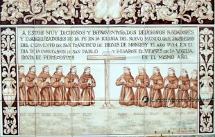 Azulejo con las imágenes de los "12 apóstoles de México, ubicado a las afueras del convento franciscano de Belvis de Monroy, Cáceres (España), que reproduce un mural del siglo XVI que se encuentra en la sala capitular del convento franciscano de Huejotzingo, Puebla (México). Crédito: Ramón Moreno Rodríguez / Wikimedia Commons (Dominio Público).