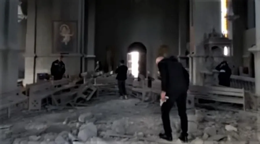 Captura de video de la catedral de Ghazanchetsots o San Salvador (Armenia) destruida. Crédito: EWTN noticias.