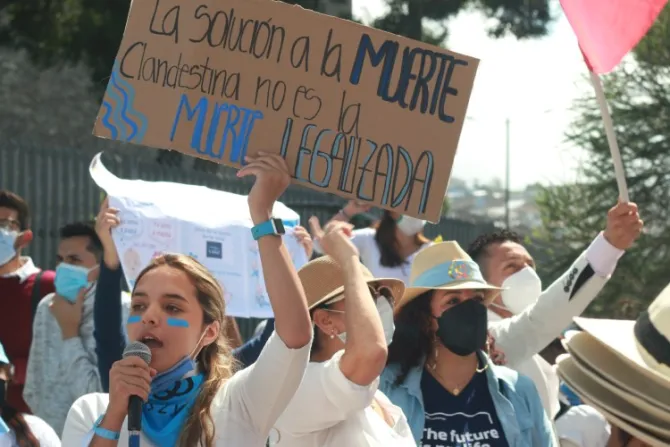 Ecuador: Arquidiócesis pide defender la vida tras intentos de aprobar el aborto sin límite