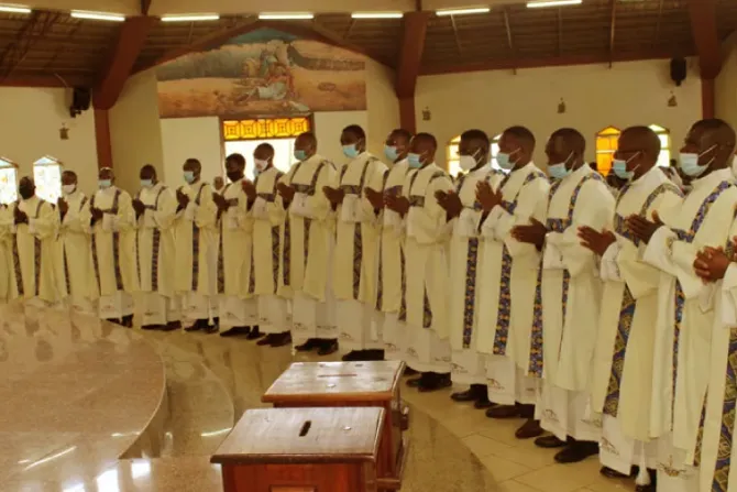 El cristianismo crece en África pese a persecución y poco apoyo estatal, revela estudio