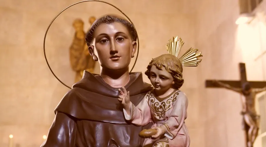 Estatua de San Antonio de Padua de 2019. Crédito: Iglesia en Valladolid (CC BY-SA 2.0).