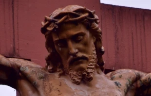 Rostro de estatua de Cristo crucificado. Cru00e9dito: Pixabay. 