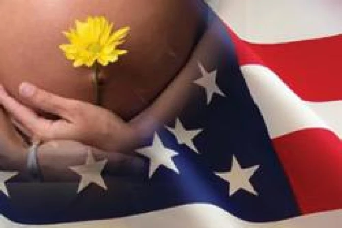 Madre de mellizos vence cáncer de mama sin someterse a aborto