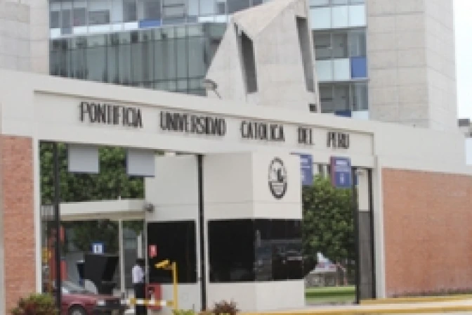 PUCP tiene hasta el 18 de abril para adecuarse a Ex Corde Ecclesiae, afirman alumnos