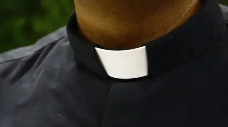  Absuelven a sacerdote acusado de usar villancicos para promover conversiones al catolicismo