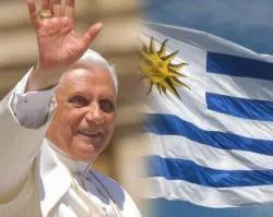 Santo Padre recibe cartas credenciales de nuevo embajador de Uruguay.