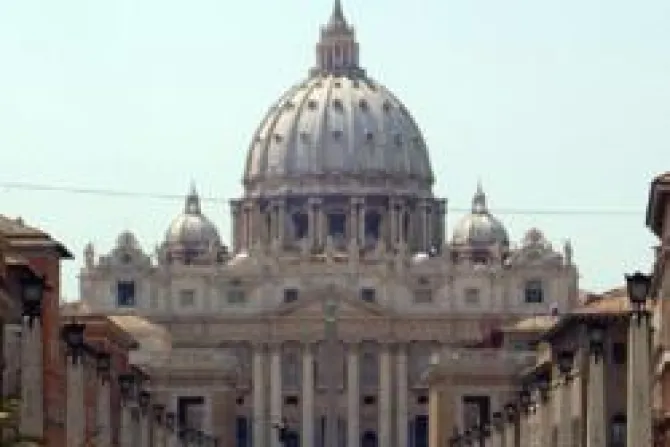 Vaticano pide combatir mercado ilícito de armas
