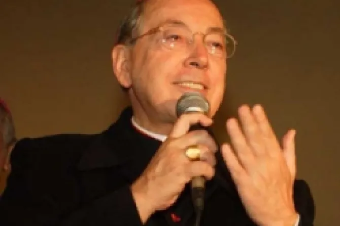 Cardenal Cipriani aboga por progreso sin cambios bruscos en Perú