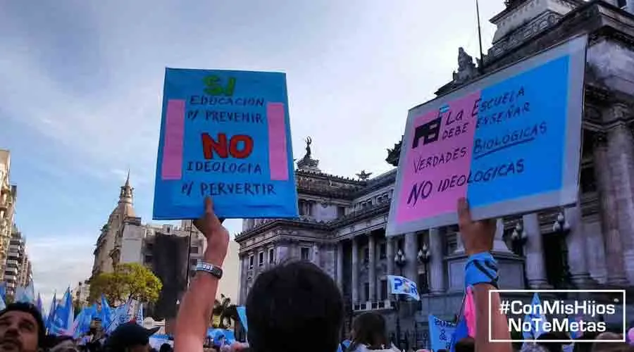 1ra Marcha contra la ideología de género en las escuelas de Argentina / Gentileza: Con Mis Hijos No Te Metas