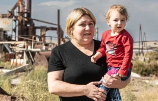 Lida y su nieto. Cru00e9dito: Ayuda a la Iglesia Necesitada. 