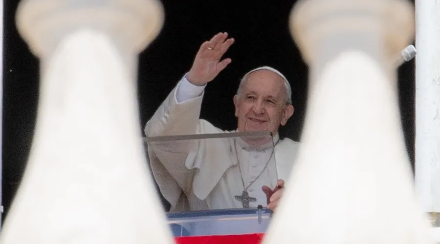 Papa Francisco en el Regina Coeli. Crédito: Daniel Ibáñez/ACI Prensa