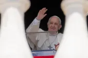 El Papa en el Regina Coeli: “La alegría de Cristo se fortalece al darla”