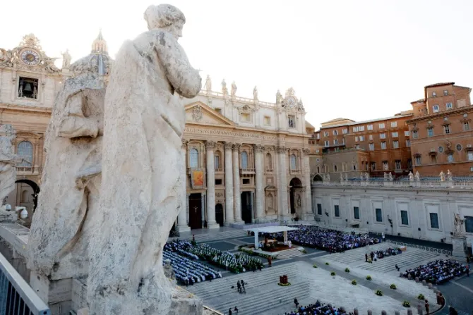 El Vaticano se desvincula de polémica por altar de 5 millones de euros para la JMJ