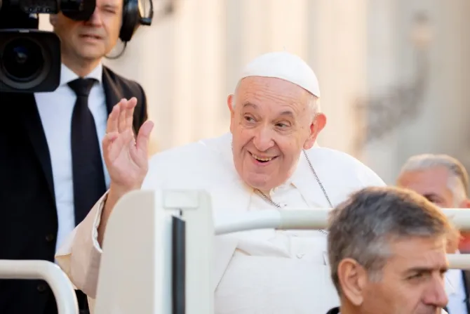 El Papa Francisco invita a seguir el ejemplo de San Francisco de Asís