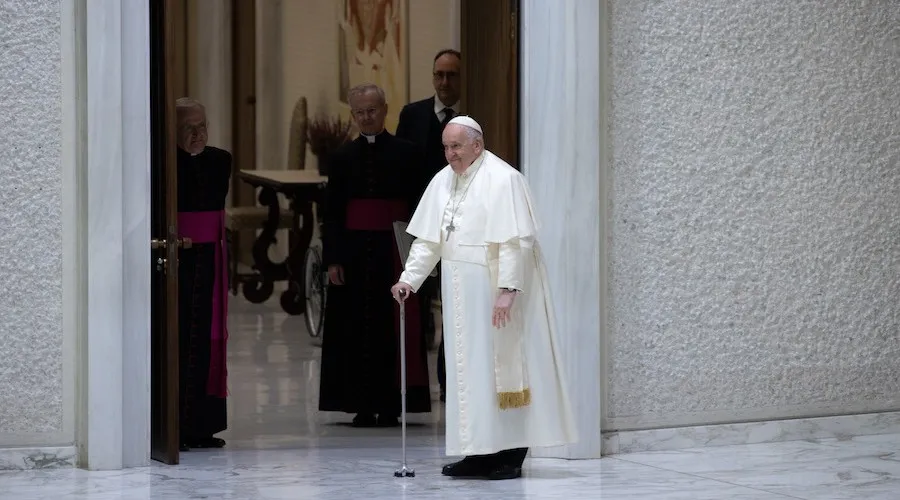Papa Francisco: Dios no pone su esperanza en los poderosos, sino en los pequeños y humildes