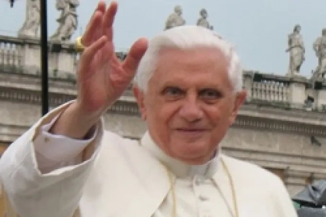 Vaticano lanza widget para sitios webs por aniversario de Benedicto XVI 