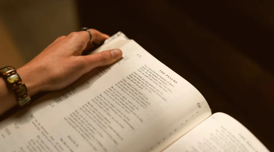 10 salmos de la Biblia que pueden animarte en tiempos difíciles